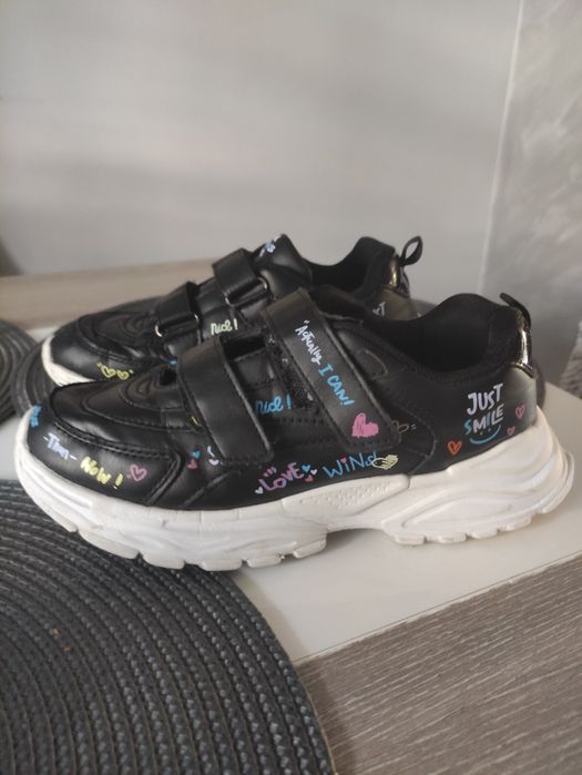 Детски маратонки от LC Waikiki