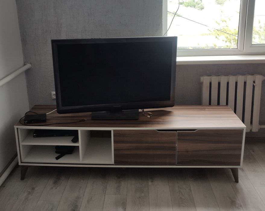 Продам стенку и подставку для телевизора