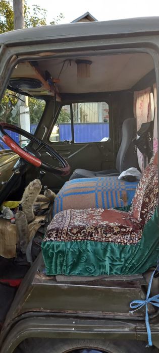 Продам уаз бортовой