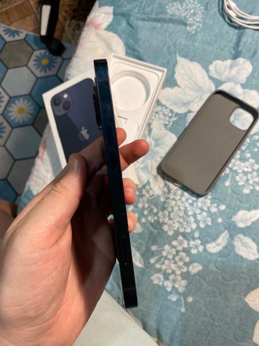 Продам айфон 13 в идеальном состояний