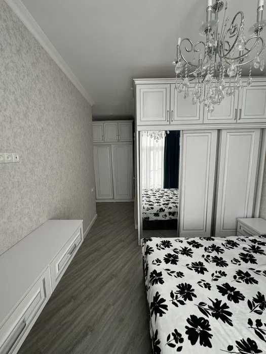 Продается 4 х комнатная квартира, Голден Хоус, от Шошу