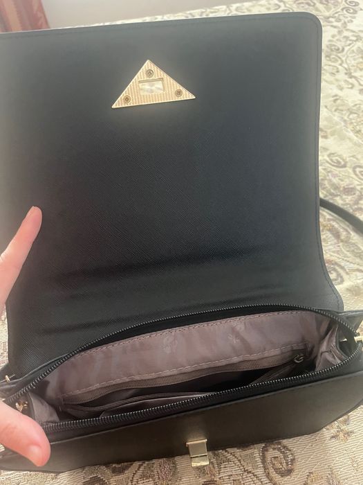 Дамска черна чанта