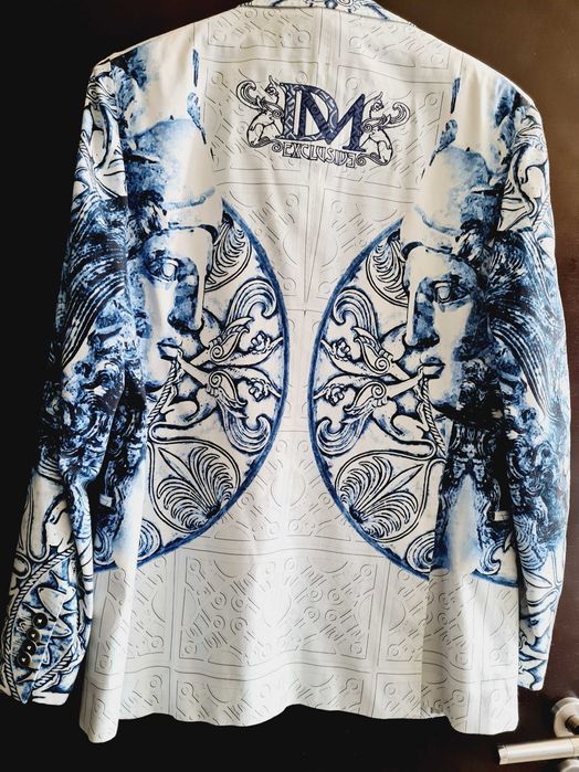 Мъжки официален костюм