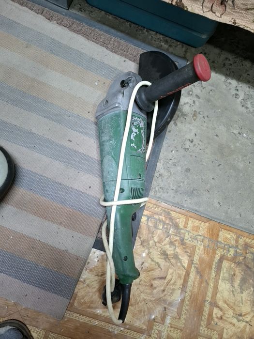 Отбойник,  болгарка,  шурповерт.