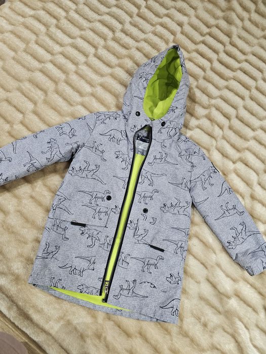 Продам детскую куртку