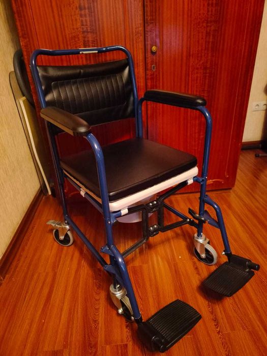 Продам кресло -инвалидное