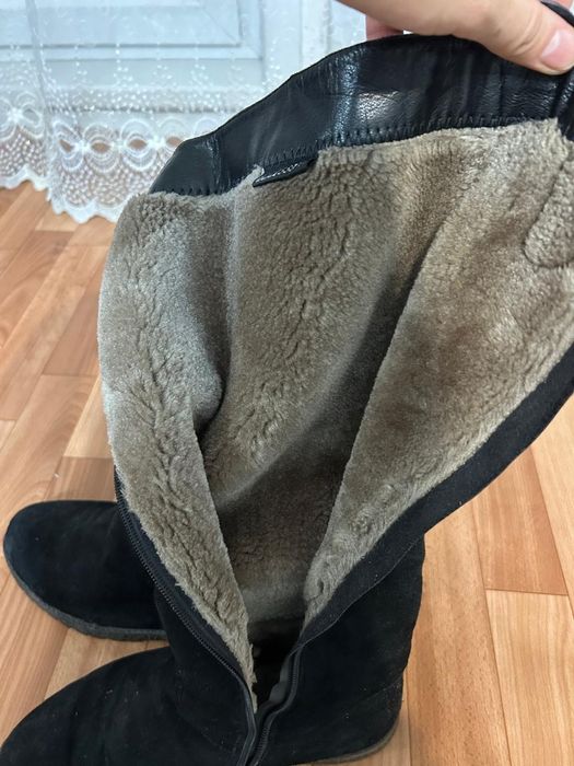 Продам замшевые сапоги