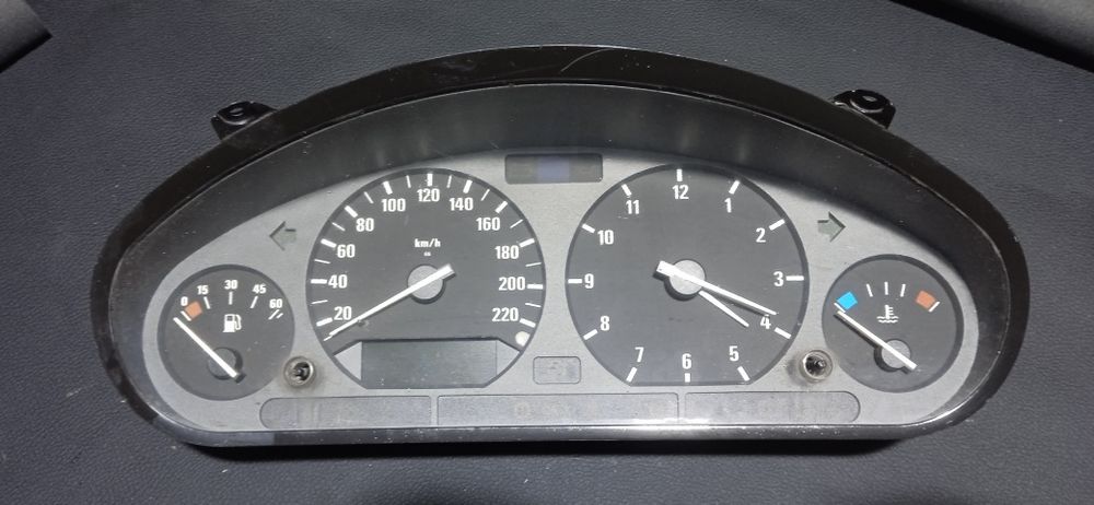 Щиток приборов е36