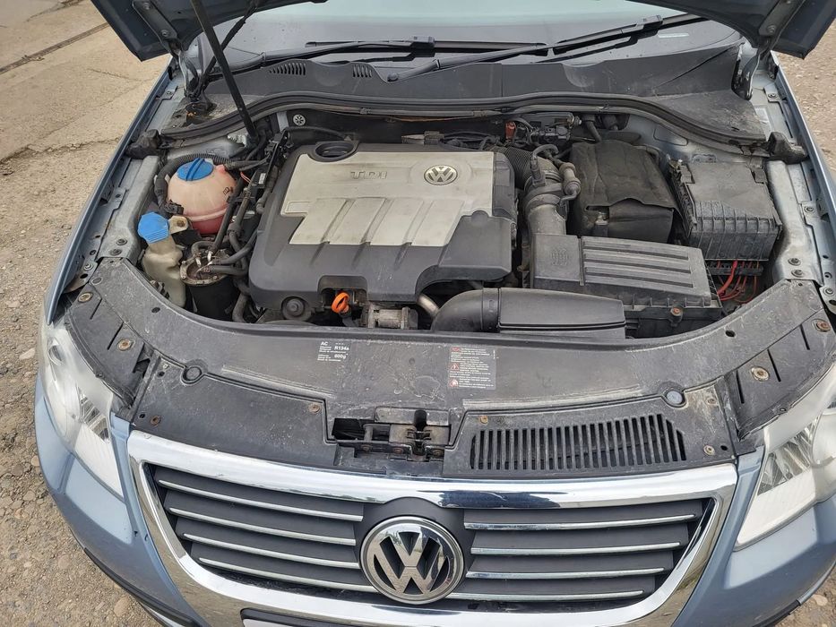 USA DREAPTA FATA / USA DREAPTA SPATE/BARA SPATE Volkswagen Passat B6 BREAK