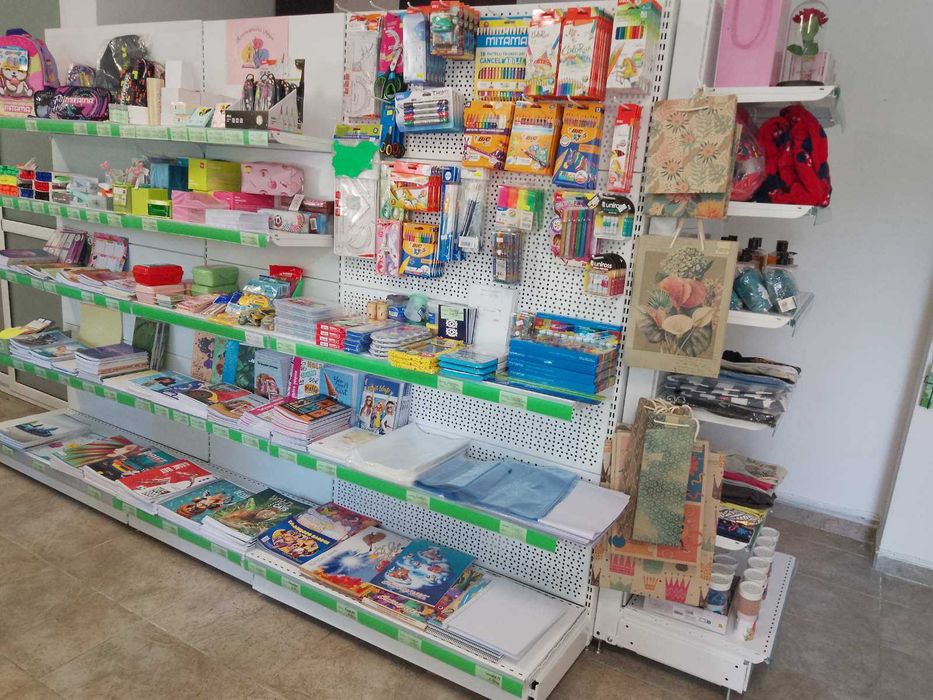 Метални стелажи за книжарница/НОВИ/