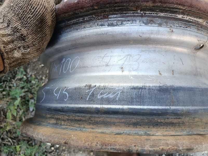 Продам оригинальный металлический диск на Toyota