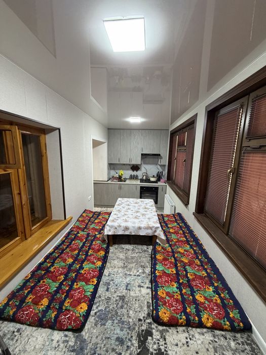 Согдиана Парижни оркасида 5 этажлик домни 3 этажи сотилади евро ремонт