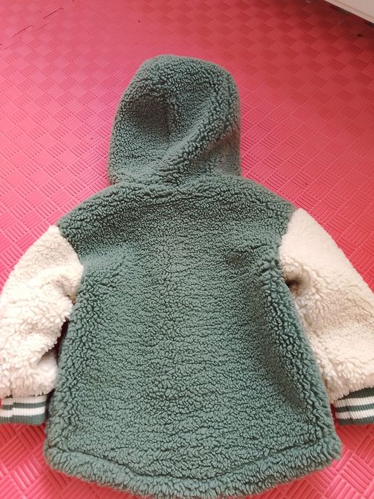 Продам детскую куртку