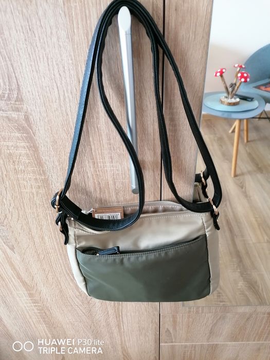 Vând geanta Carpisa