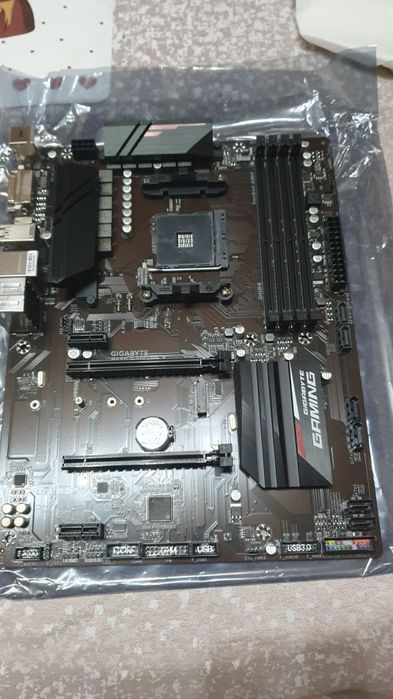 Placă de bază GIGABYTE B450 Gaming X