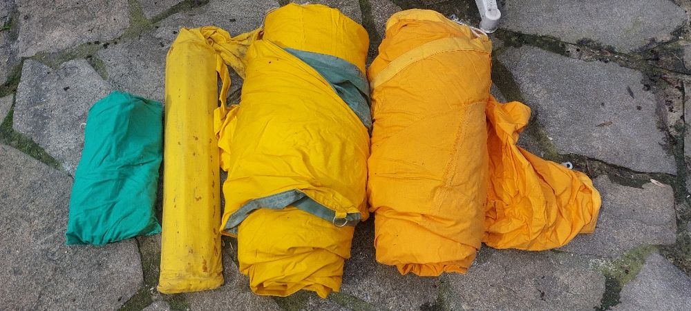 Продавам двуместна запазена палатка