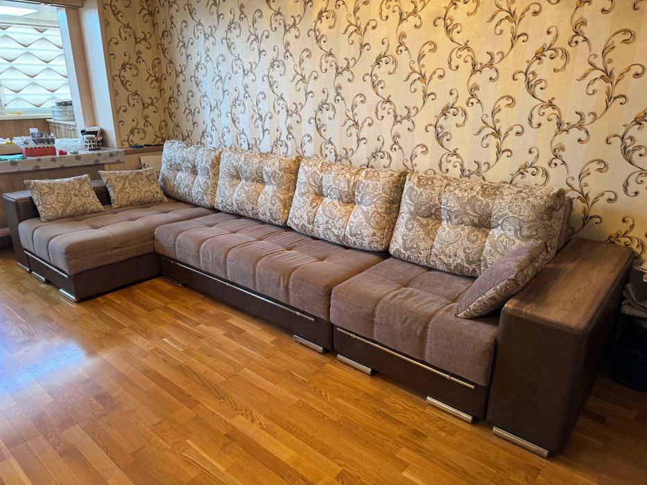 Диван угловой (большой)