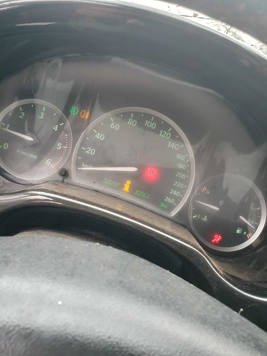 VÂND saab 2004  sau pentru dezmembrat