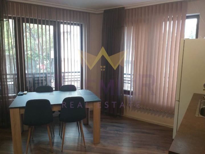 Дава се под наем Тристаен апартамент в Варна, Център - 70 кв.м за 800 € - Снимка #1