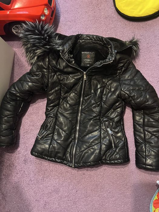 Яке M размер,с голяма качулка