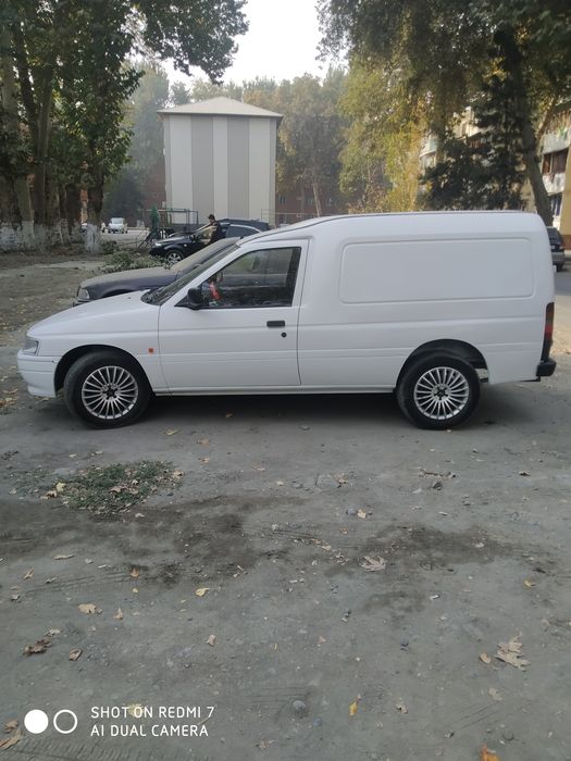 Форд эскорт 1992й