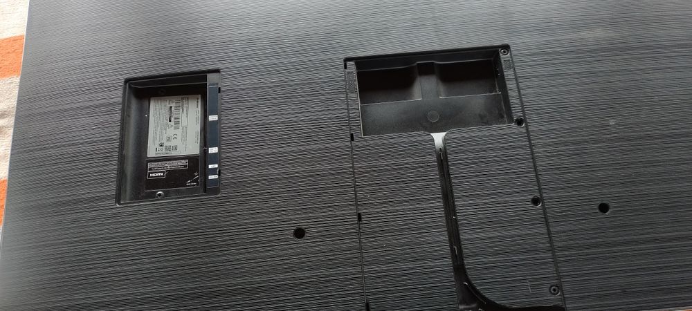 televizorul Samsung pentru piese, ecran defect