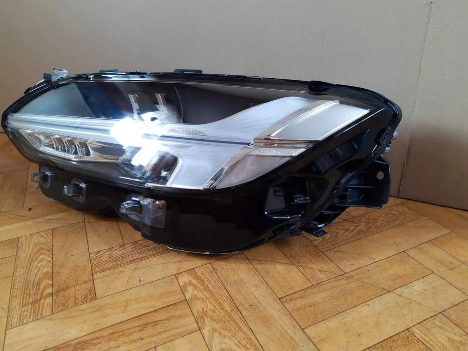 Оригинални фарове VOLVO V90 S90 FULL LED ACTIVE 2016 + година