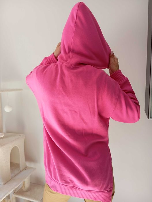 Суичър в циклама с качулка