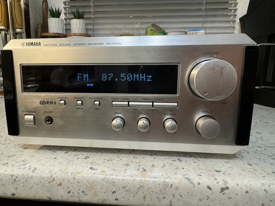 Мини resiver Yamaha RX-E100