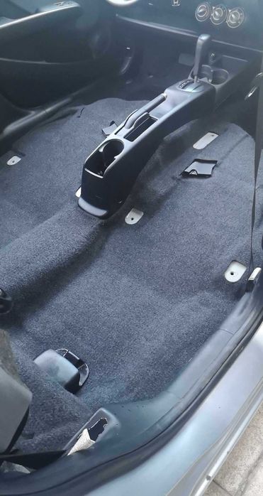 Затъмняване на автостъкла пране и пастиране на автомобили и фарове.