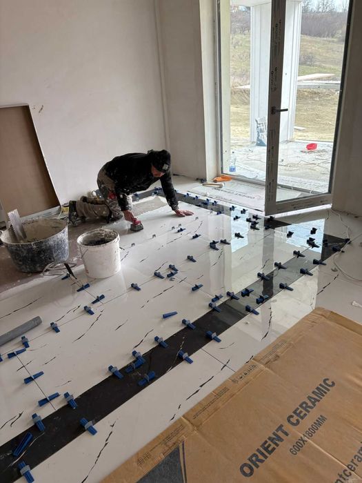 Meserias Gresie faianta 10 ani experienta, taiat la 45, modele, reparatii generale, renovare apartamente