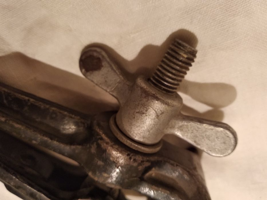 Тиски СССР. Ручной инструмент