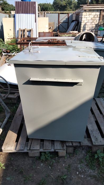 Продам мусорный бак