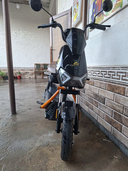 SKUTER Yaxshi holatda b/u