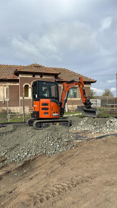 Inchiriez/Inchirieri miniexcavator de 3t + Picon