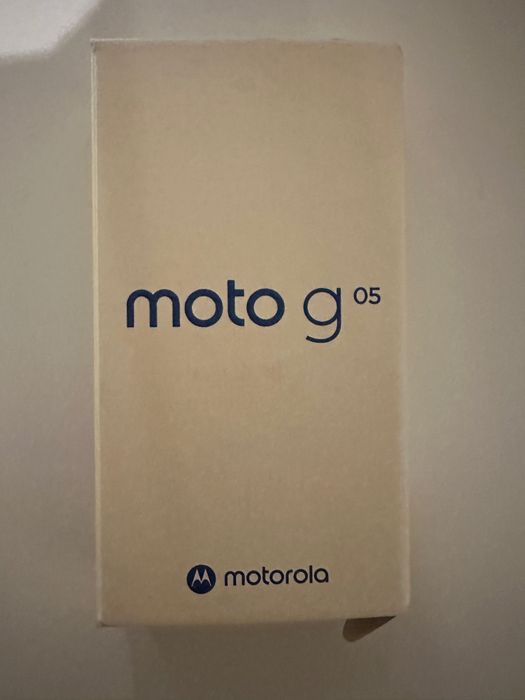 Телефони Motorola g 05 и Nokia 110