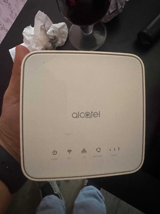 Router Alcatel HH40V LTE Home Station, Wi-Fi și 2 porturi LAN