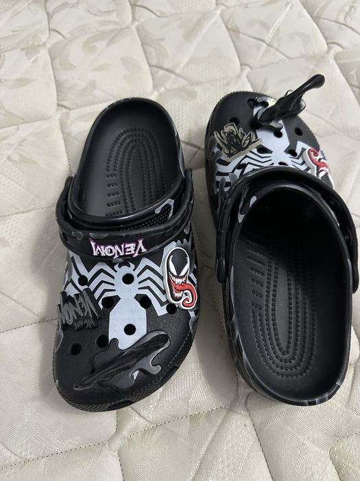Crocs Venom + stickuri - EDITIE LIMITATA