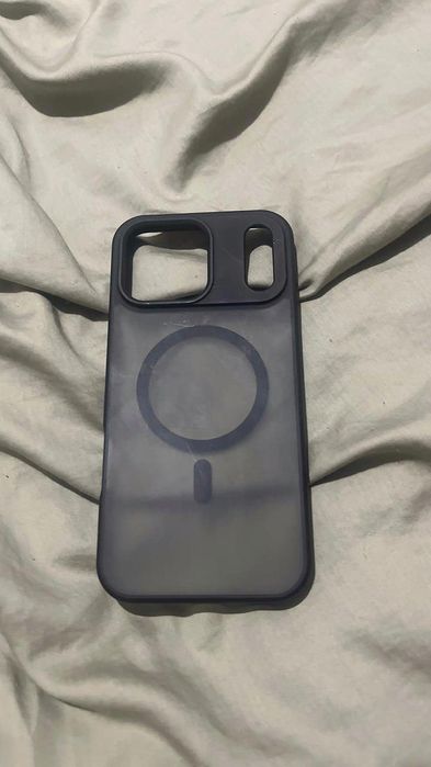 Продам чехол от 17про-17промакс