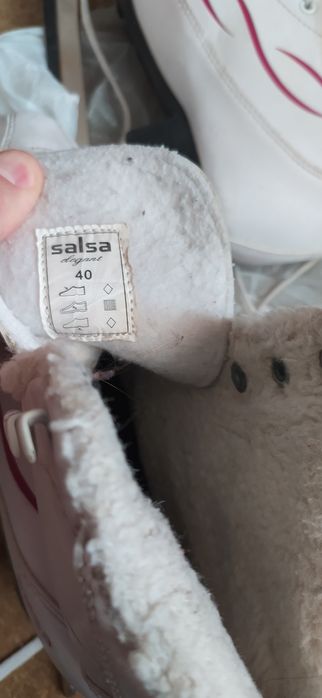 Продам коньки фигурные белый