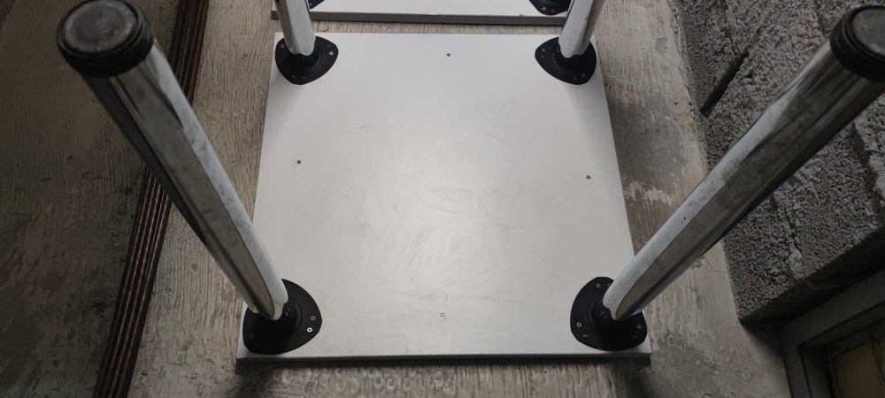 Livrare gratuita! Masa rezistenta, cu picioare metalice reglabile