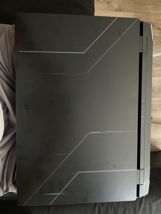 Acer nitro 5.
