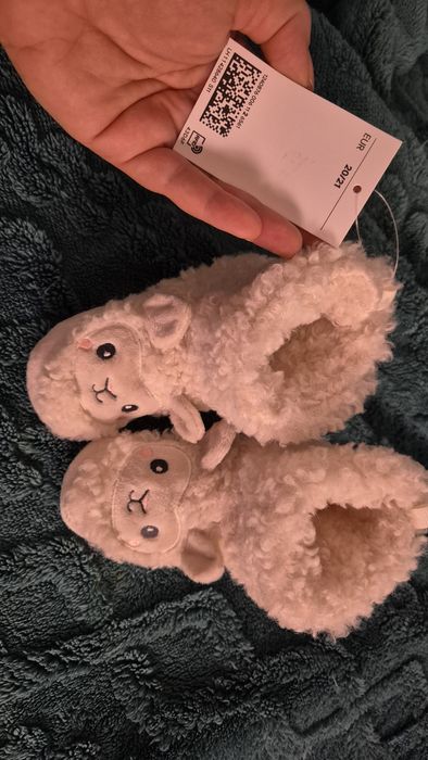 Papuci de casa pufoși pentru bebeluși