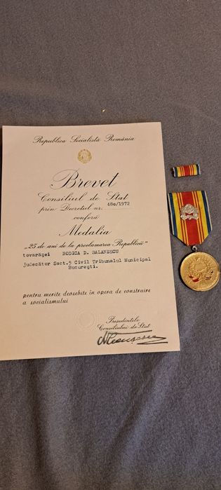 Insigne perioada comunista