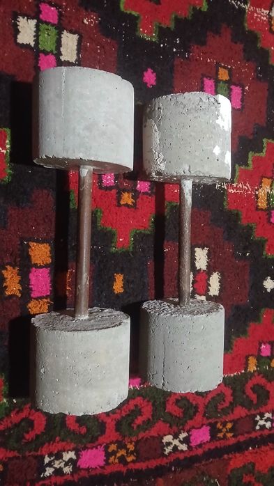 Gantellar sotiladi hammasi va boʻli sotiladi narxi 500 ming dastafka y