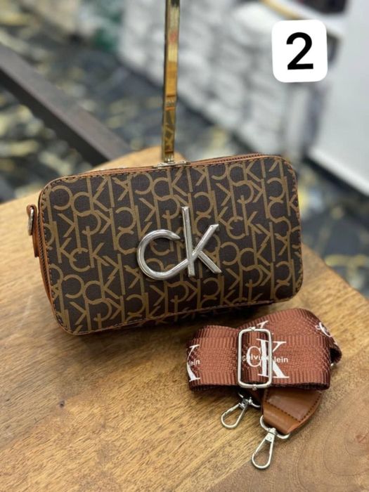 Gentuțe și rucsacuri