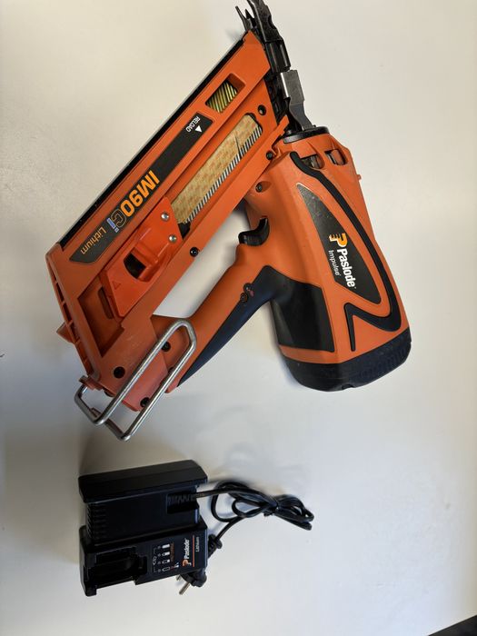 Pistol cuie paslode im90