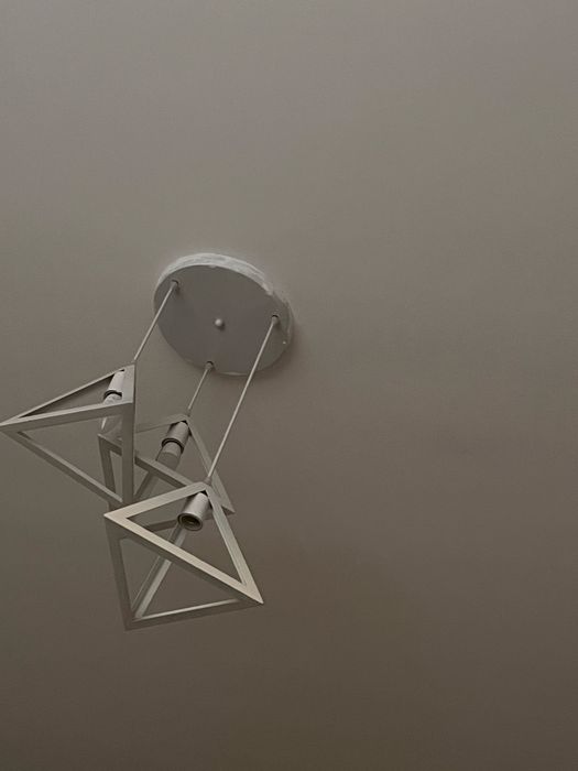 Люстра с лампочками . Все целое, работает.