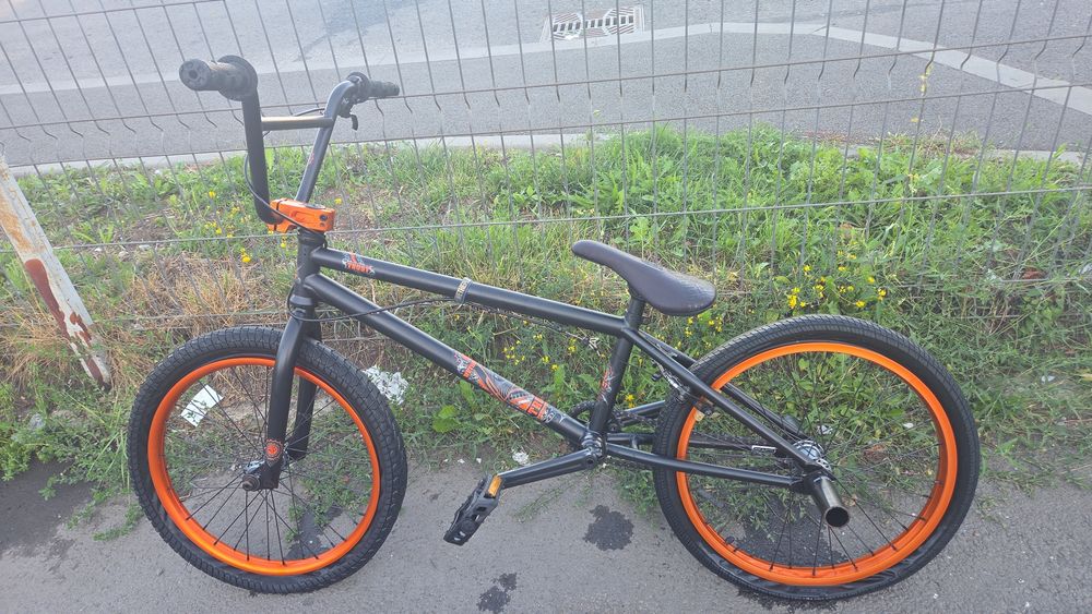BMX 20” – negru cu jante portocalii