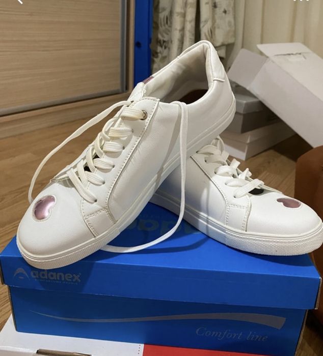 Adidasi dama piele Tata Italia